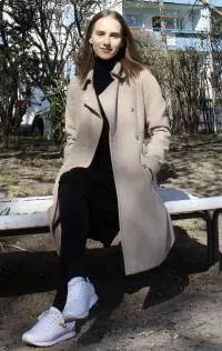 Helfer Viktoria aus Berlin